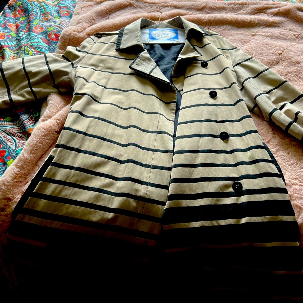 Hobbs of London Ladies raincoat